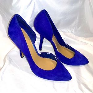 Blue BCBG suede pumps